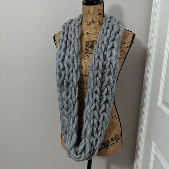 Knit infinity scarf - Picture 2 of 3